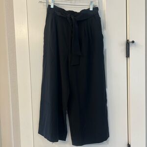 Lululemon Noir Crop Pants